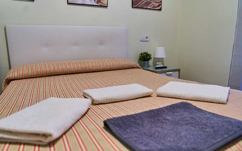 Hostal-Castelldefels-simple-matrimonio
